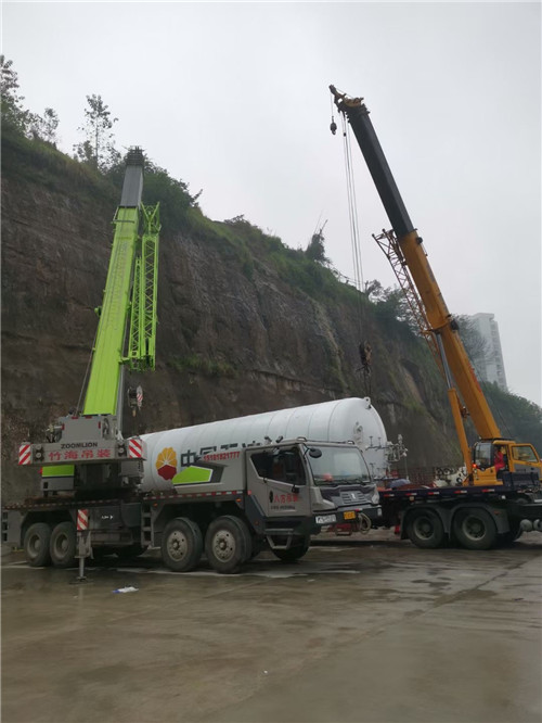 阜新市“不怕风雨冻”—— 吊车的 “恶劣环境适应” 技术
